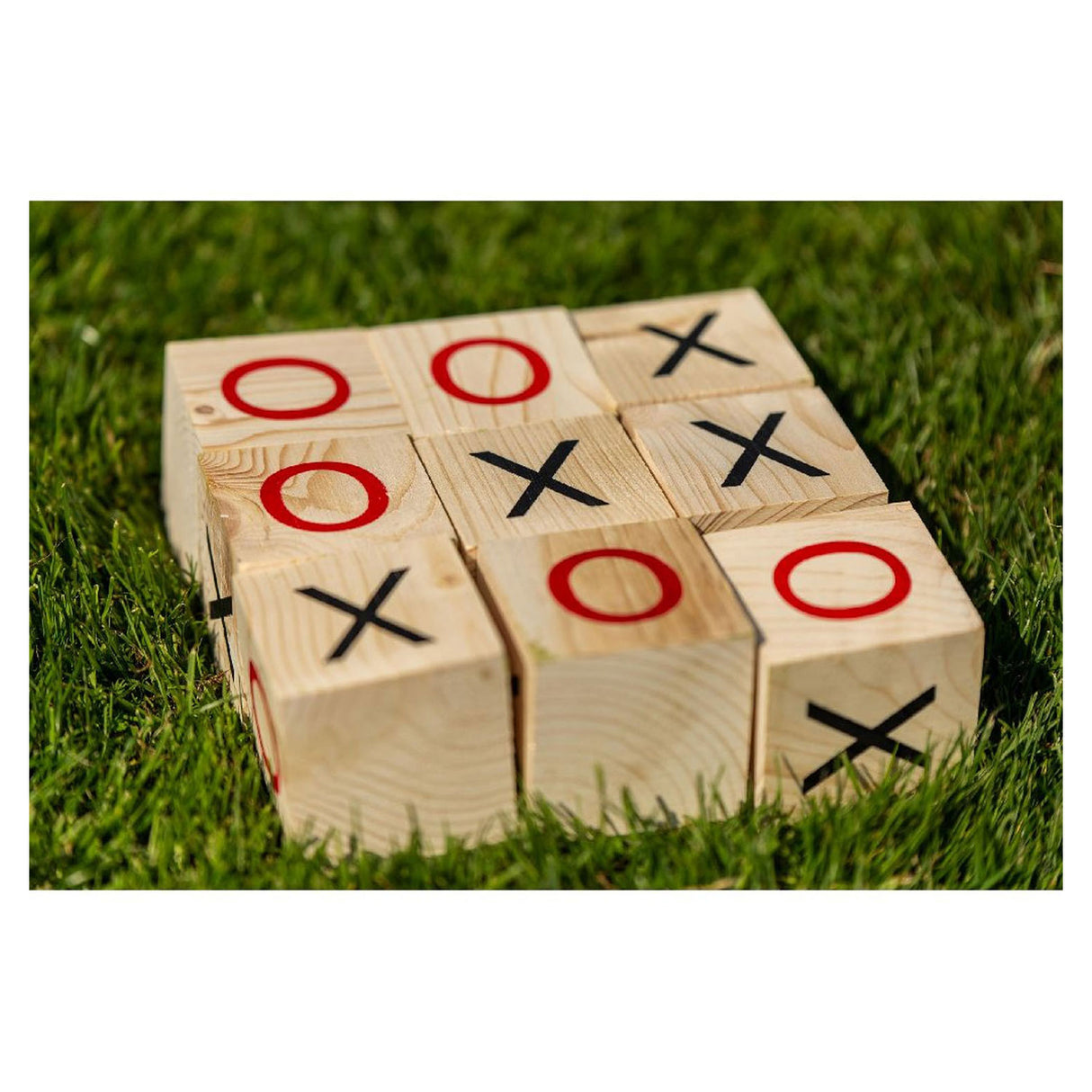 Outdoor play tic tac toe