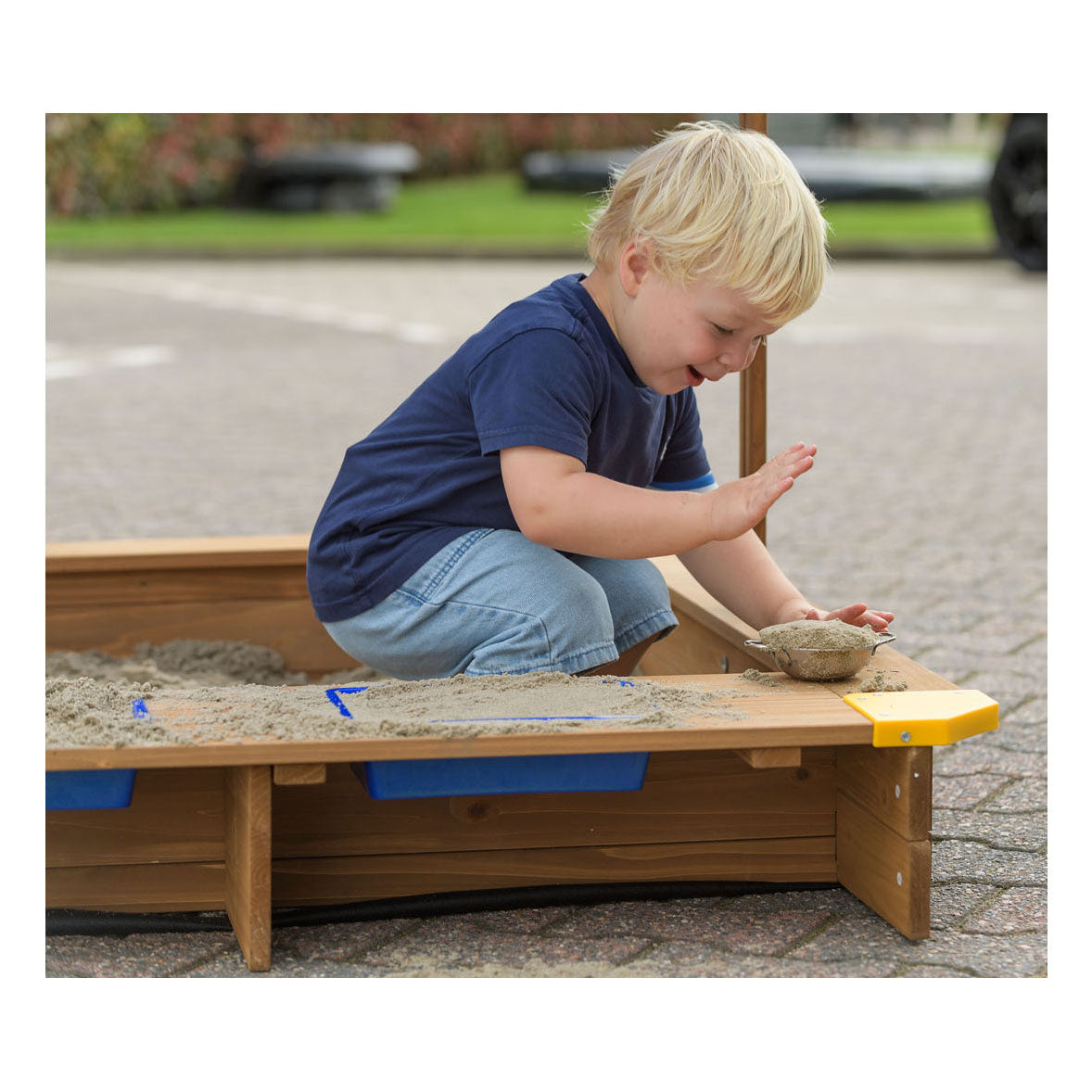 Swingking schwiewend Holz Sandpit mat Waasserschëss a Coveren