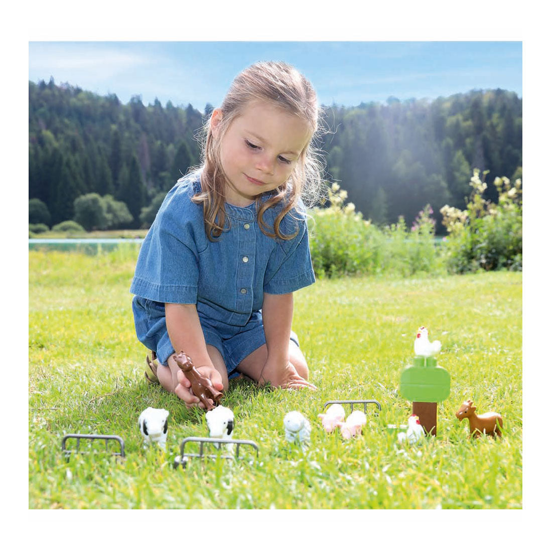 Abrick suitcase with farm animals - 16 pcs.