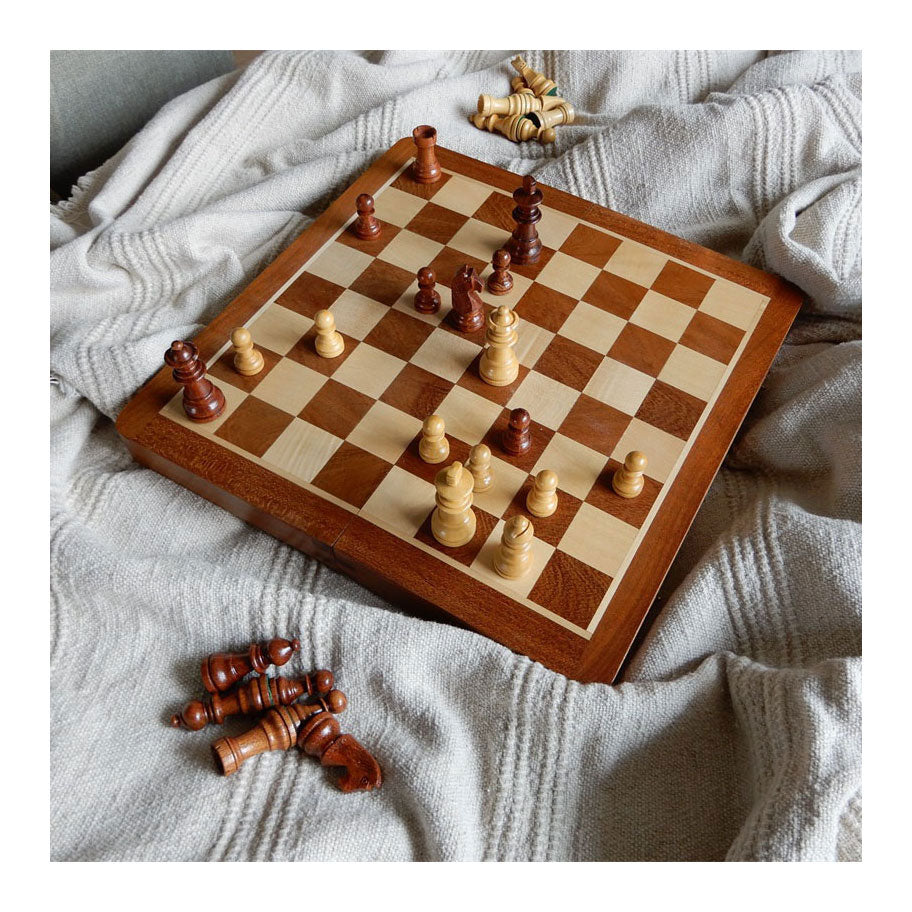 Engelhart Schachset Deluxe ausklappbar - Holzschachset aus Äschenholz - luxuriéis brong Schachbrett 38 x 38 x 5,8 cm - ausklappbar kompakt -