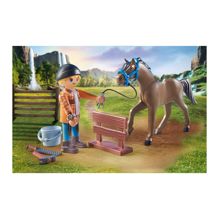 Playmobil Horses nebo Waterfall Hoefsmid: Ben Achilles 71357