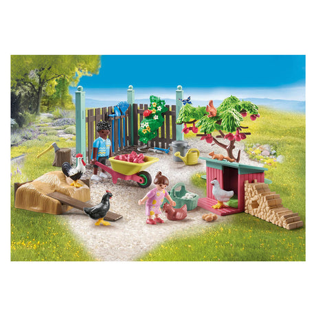 PLAYMOBIL MyLife Малка ферма за пилета в градината на