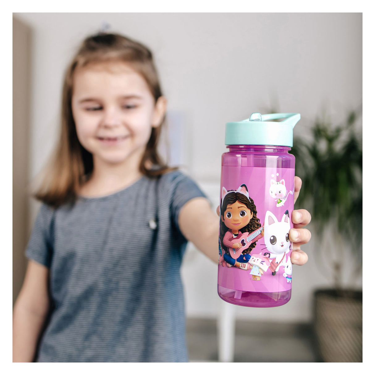 Név nélküli, márka nélküli gabby #039; S Dollhouse ivópalack 500 ml rózsaszín-zöld
