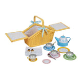 Bigjigs picnic set in basket, 18 pieces.