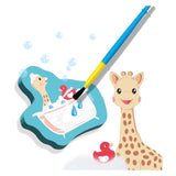 Ses Sophie La Girafe colors with water in bath