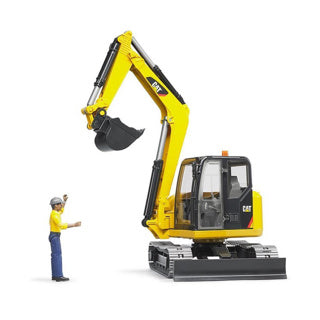Minibagger de gato Bruder com trabalhador