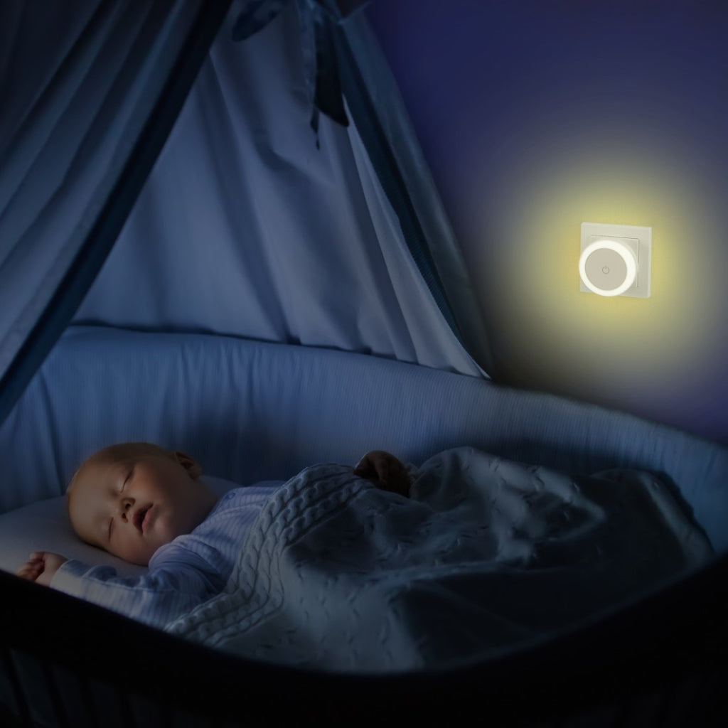 Hama vedl Night Light Touch Switch pro zásuvku na teplém světle zapnutý