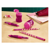 STABILO Easysharpener 3 en 1 Grinder au crayon sur le rose droit