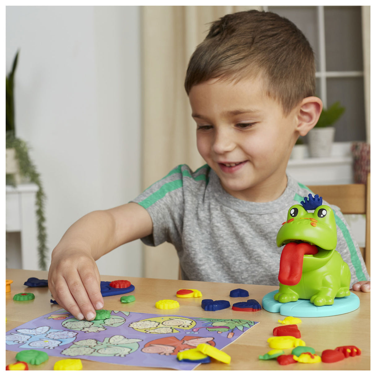 Play-Doh žába a barevná hliněná sada startéru