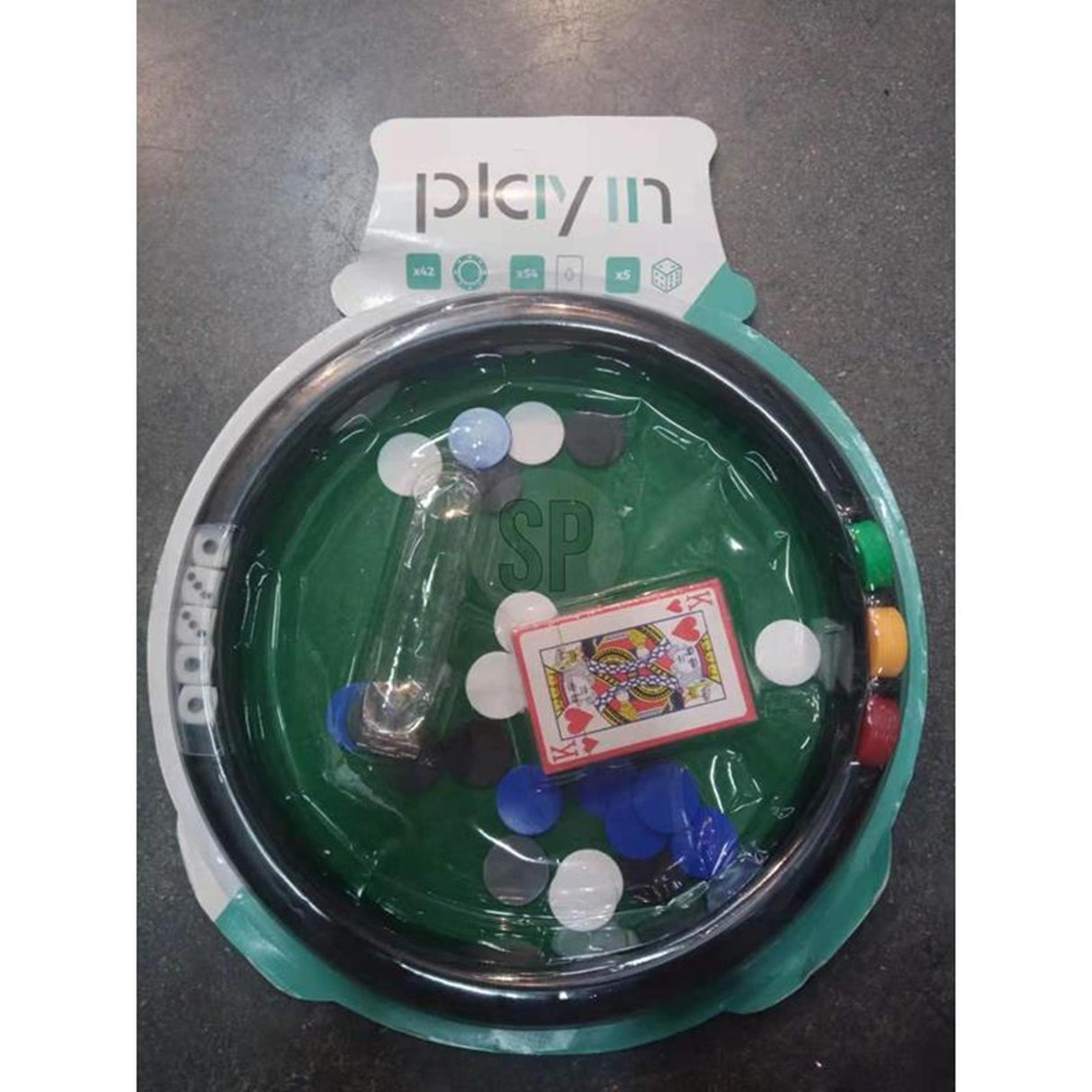 Casino play set including chips