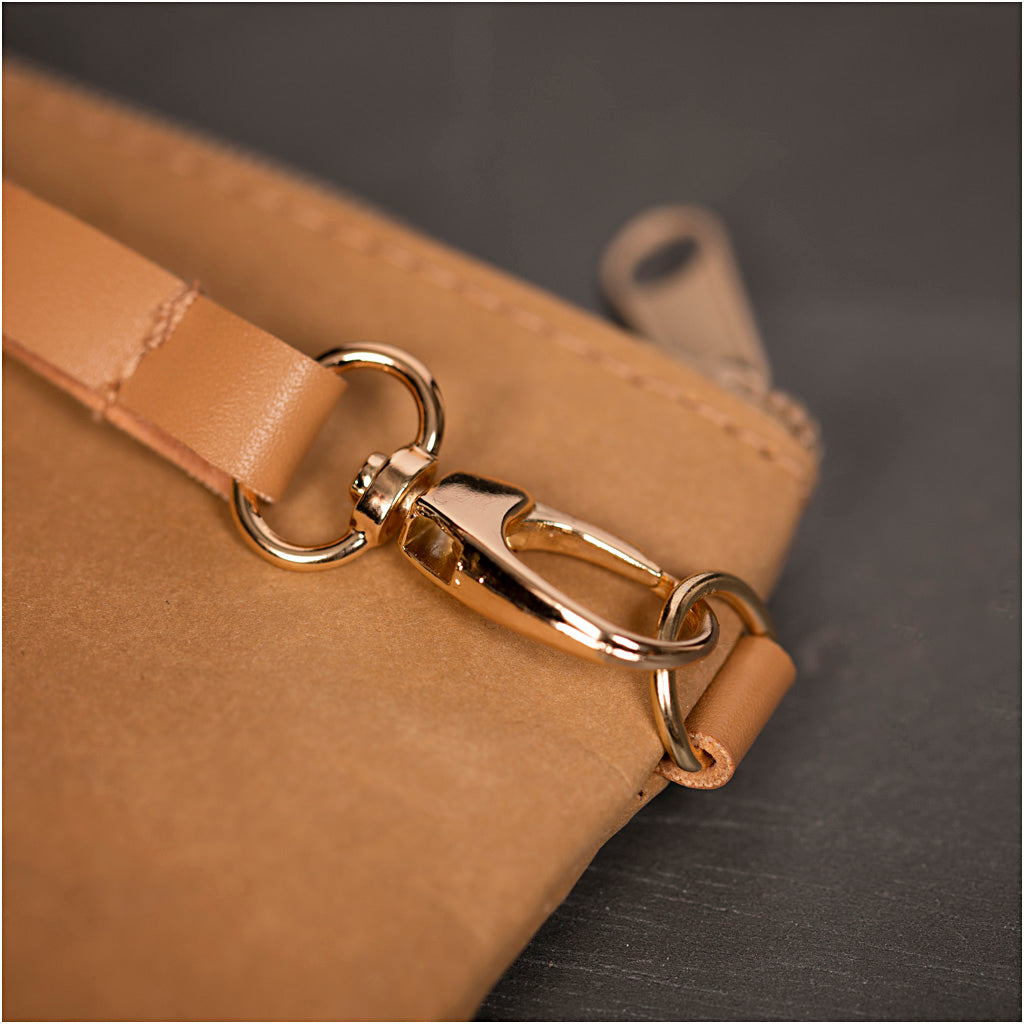Podjetje Creativ https: www.cchobby.nl faux-leather-clutch-h-18-cm-l-21-cm-350-gr-svetlo rjava-1-delna
