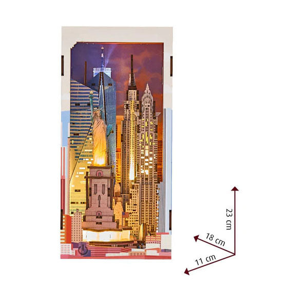 Revell tiny adventures book nook New York - 221 pieces.