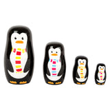 Små fot trä Matryoshka dockor Penguin -familj