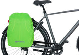 Basil B-Safe Commuter Nordlicht Moderne fietsrugzak voor elektrische fietsen 18L Groen Unisex Met LED-verlichting