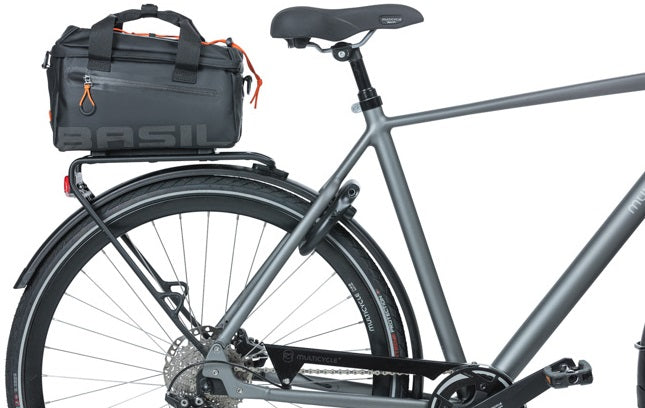 Basil Miles Tarpaulin Bagagedragertas MIK Sportieve zwarte fietsrugtas, waterdicht, 7L inhoud