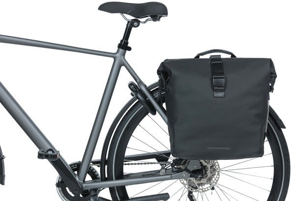 Basil Soho Double Bicycle Bag Nordlicht - Waterproof, PU, ​​Rolltop closure, suitable for Mik, 41 LTR, Night Black