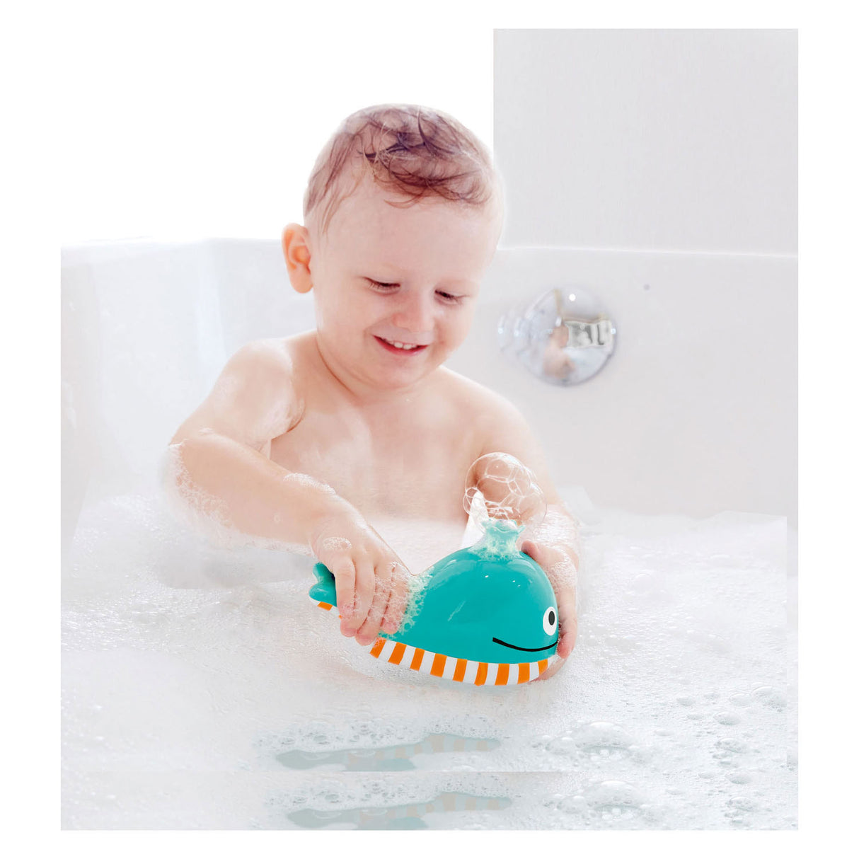 Hape Bathspielzeug Bubbel Walvis