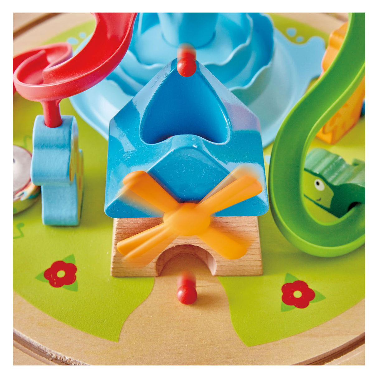 Hape Bol con Magnetic Doolhof Sunney Valley Dome