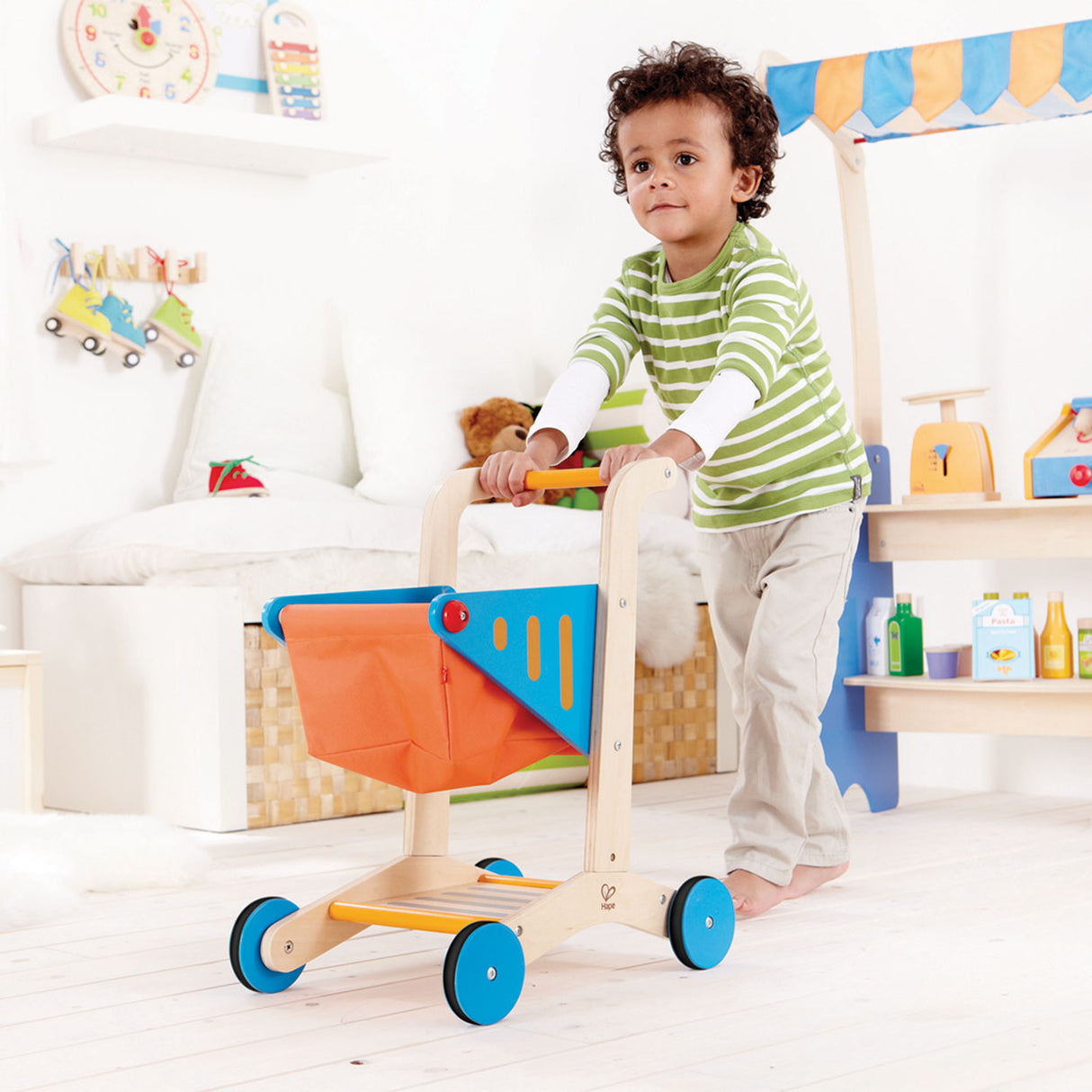 Cart d'achat en bois HAPE