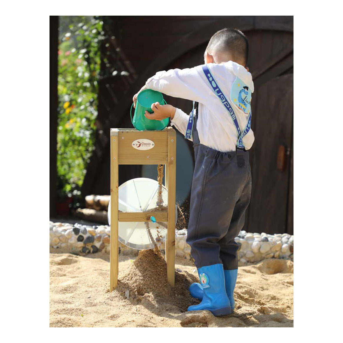 Classic World wooden sand shaker