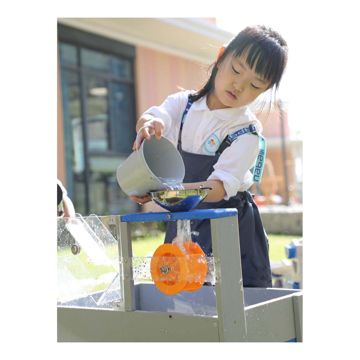 Classic world wooden sand and water table