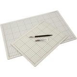 Cut mat rubber with grid lines, 22x30cm