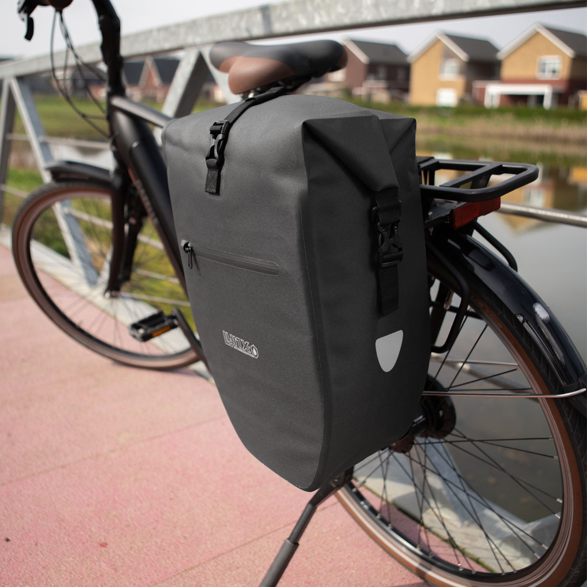 Lynx Velo Bag Sak nëmmen tpu 28L schwaarz waasserdicht E-Vëlo Hayes