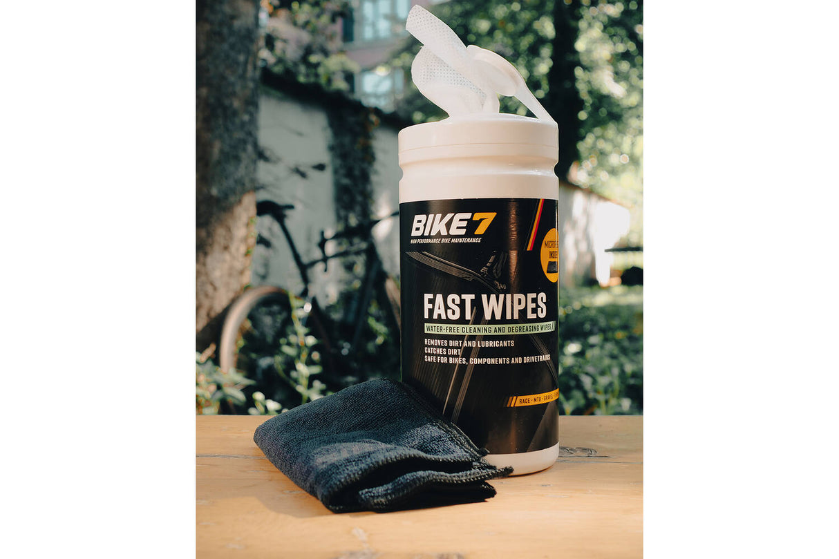 BIKE7 Fast Wipes Pot med 70 våtservetter inklusive mikrofiberrengöringsduk