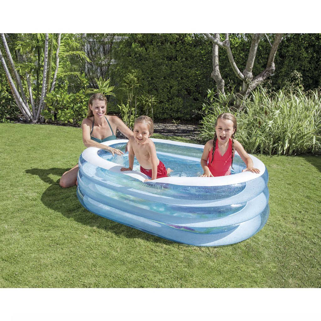 Inflatable swimming pool in oval form