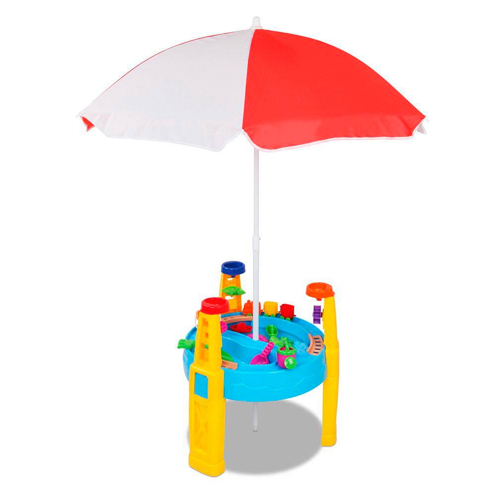 Sandwasserspielplatz mit Regenschirm