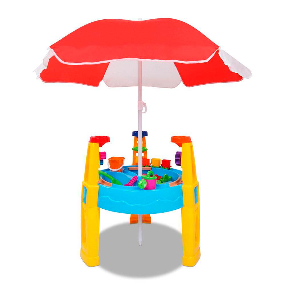 aire de jeux d'eau de sable avec parapluie