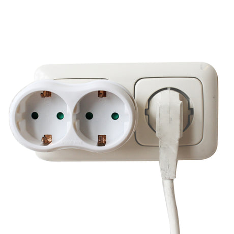 Scanpart two-way plug with white protective earth