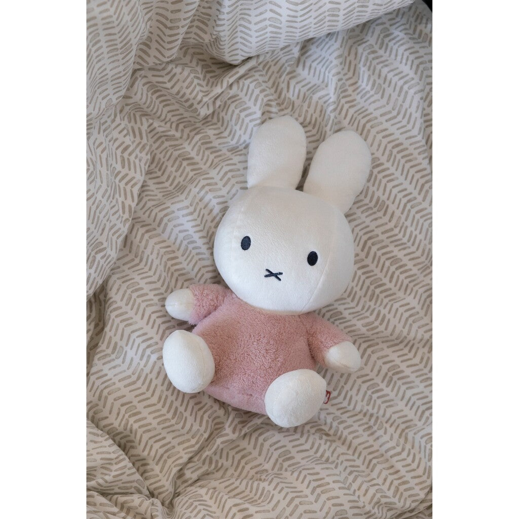 Miffy fluffy hug 35 cm pink