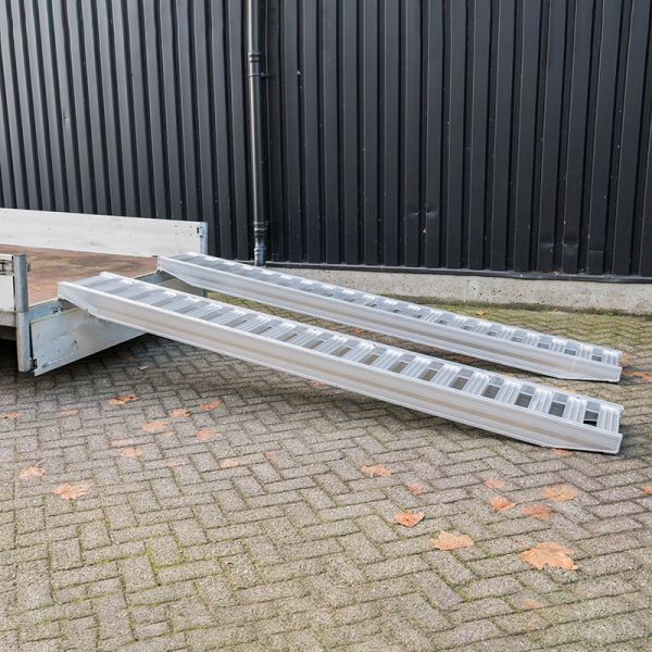 Rampboard piece 300 cm 2500 kg.