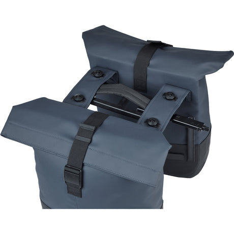 Basil Doppelte Fahrradtasche Cove Mik 28-32l 14 x 29 x 36 cm - Blau Schwarz