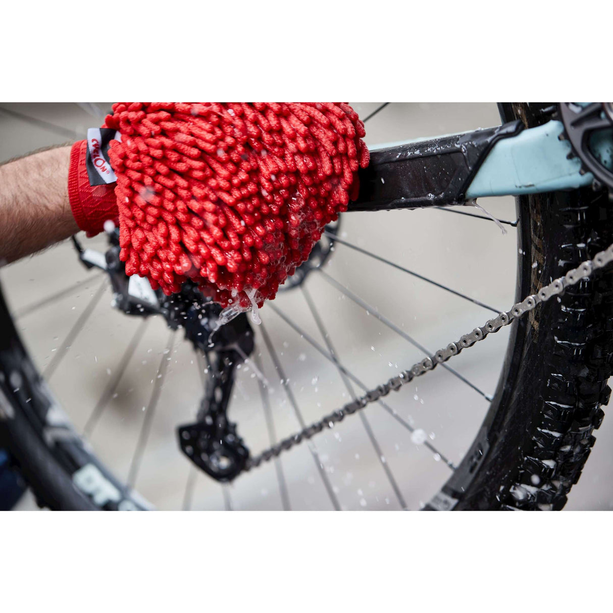 microfiber wash mitt red