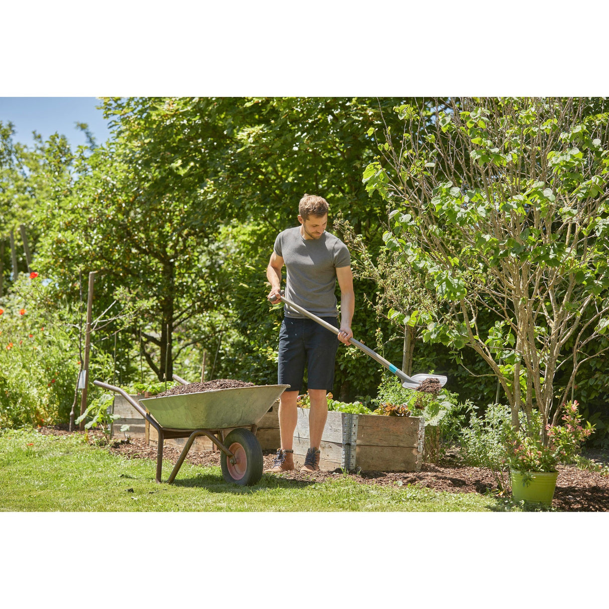 Gardena Natureline Shovel