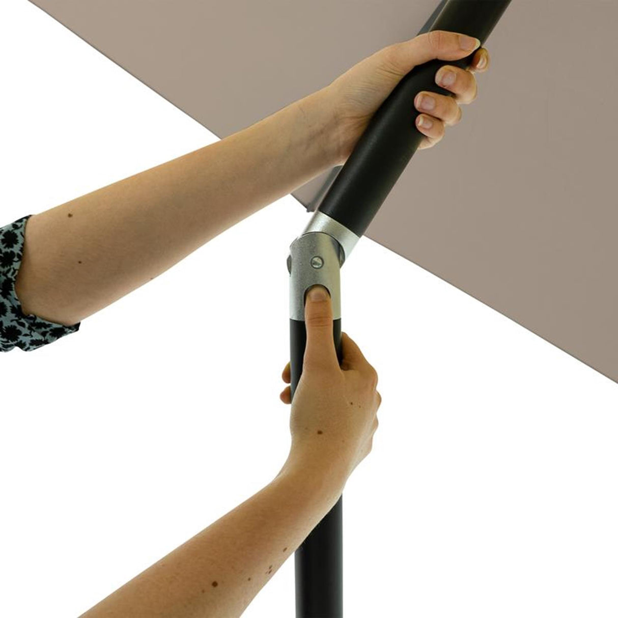Madison parasol Mykanos push-up 250cm sage green