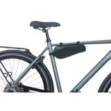 Basil Discovery 365D frametas M sportieve compacte fietstas voor heren damesfiets 1.8L zwart melee