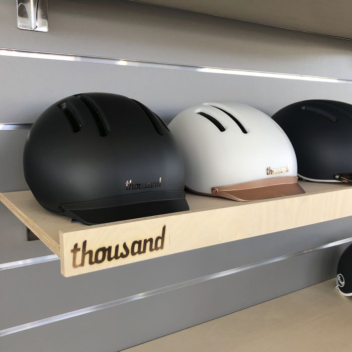 Dausend Pos Slatwall Display (4 Helm)