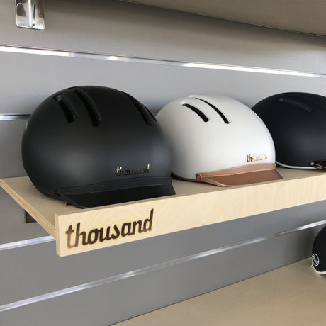 Thousand pos slatwall display (4 hjälmar)