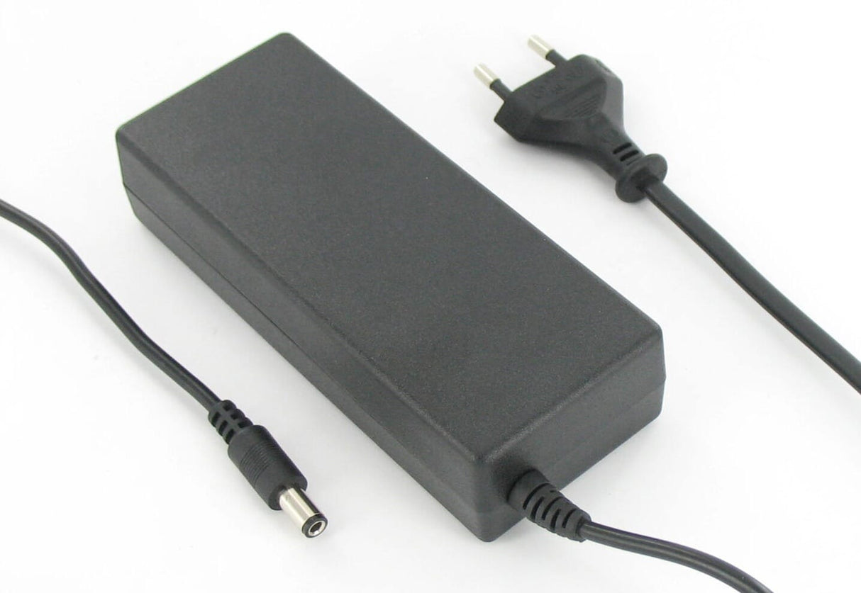 Blu-Basic bærbar PC-adapter 90W