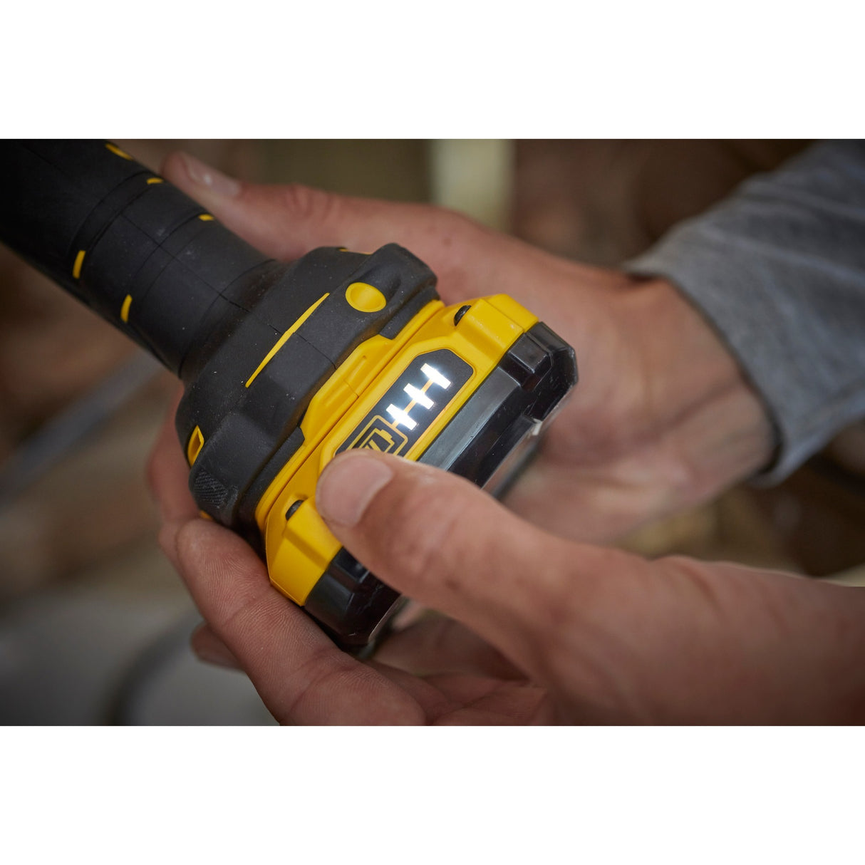 Lámpara LED de 18V de Stanley FatMax V20 con cabeza giratoria