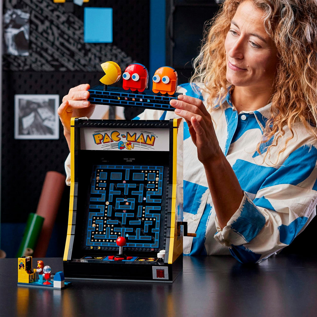 Lego Icons - Pac-Man Arcade Construction Toy (10323)