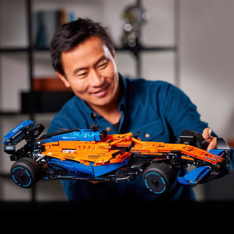 Lego Technic Mclaren Formel 1 2022 Rennauto Set fir Erwuessener - 42141