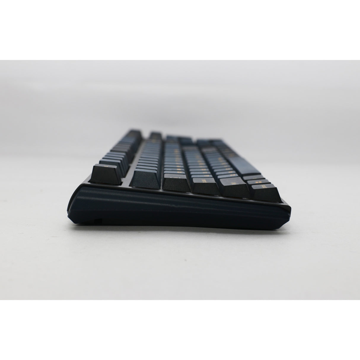 Ducky One 3 Pro, gaming keyboard (black, US layout, Cherry MX2A Blue, RGB LED, double-shot PBT, Quack Mechanics, hot-swap)