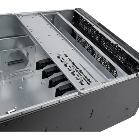Silverstone RM52