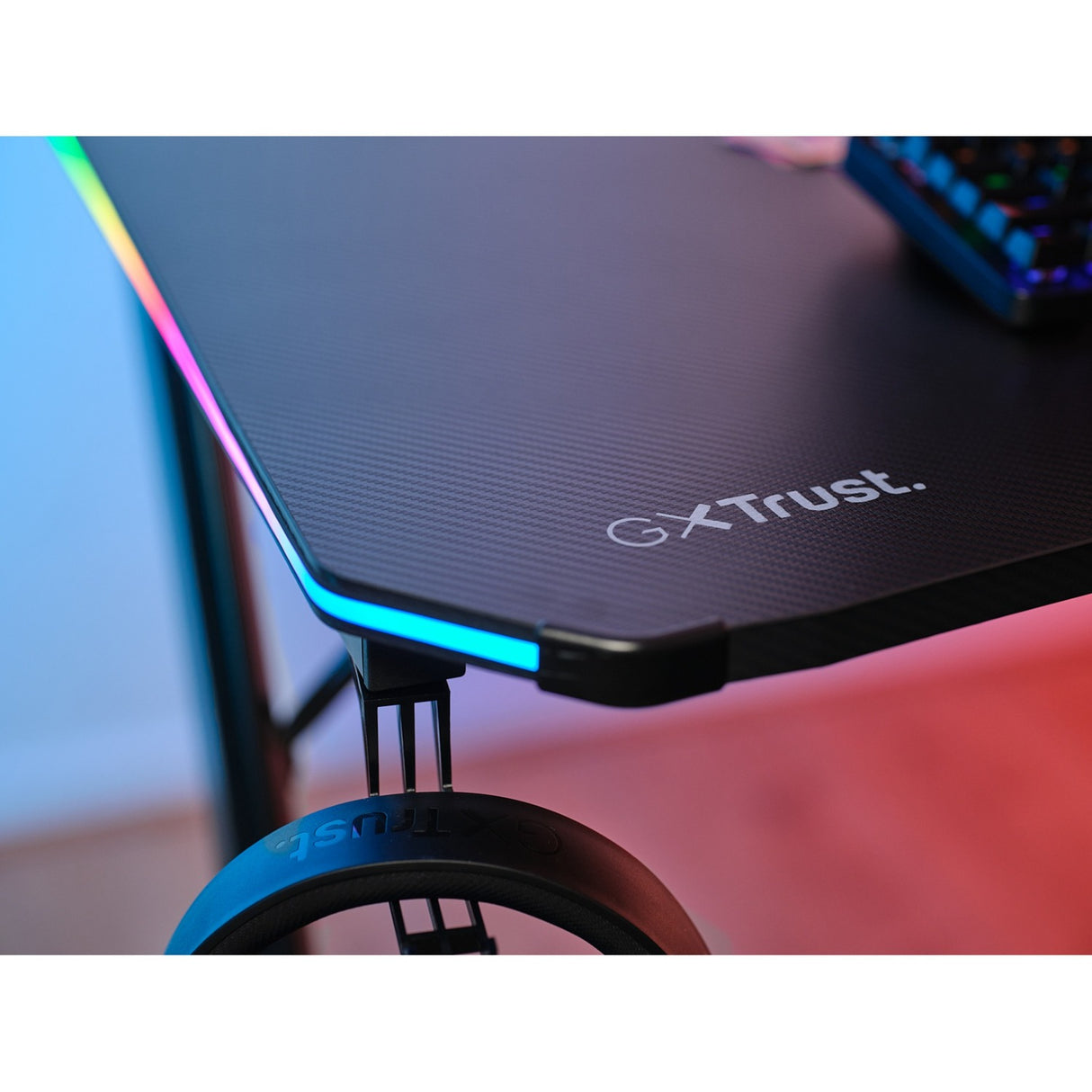 Herní stůl Trust GXT 709 Luminus RGB