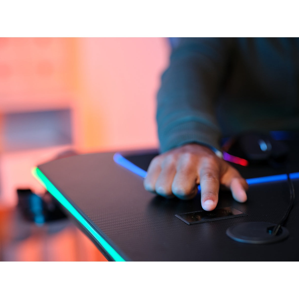 Herní stůl Trust GXT 709 Luminus RGB
