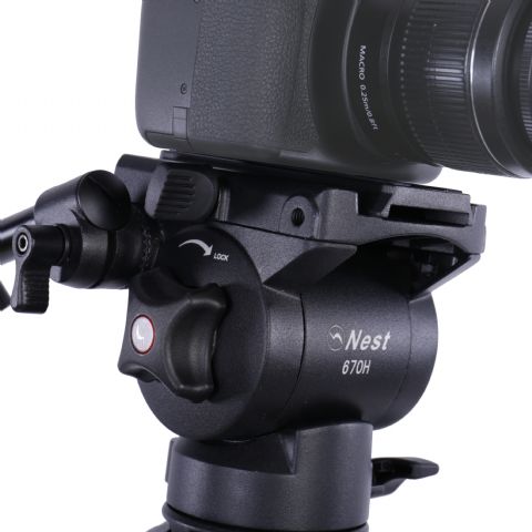 NEST Video Tripod NT-670 + Tête déductée de liquide